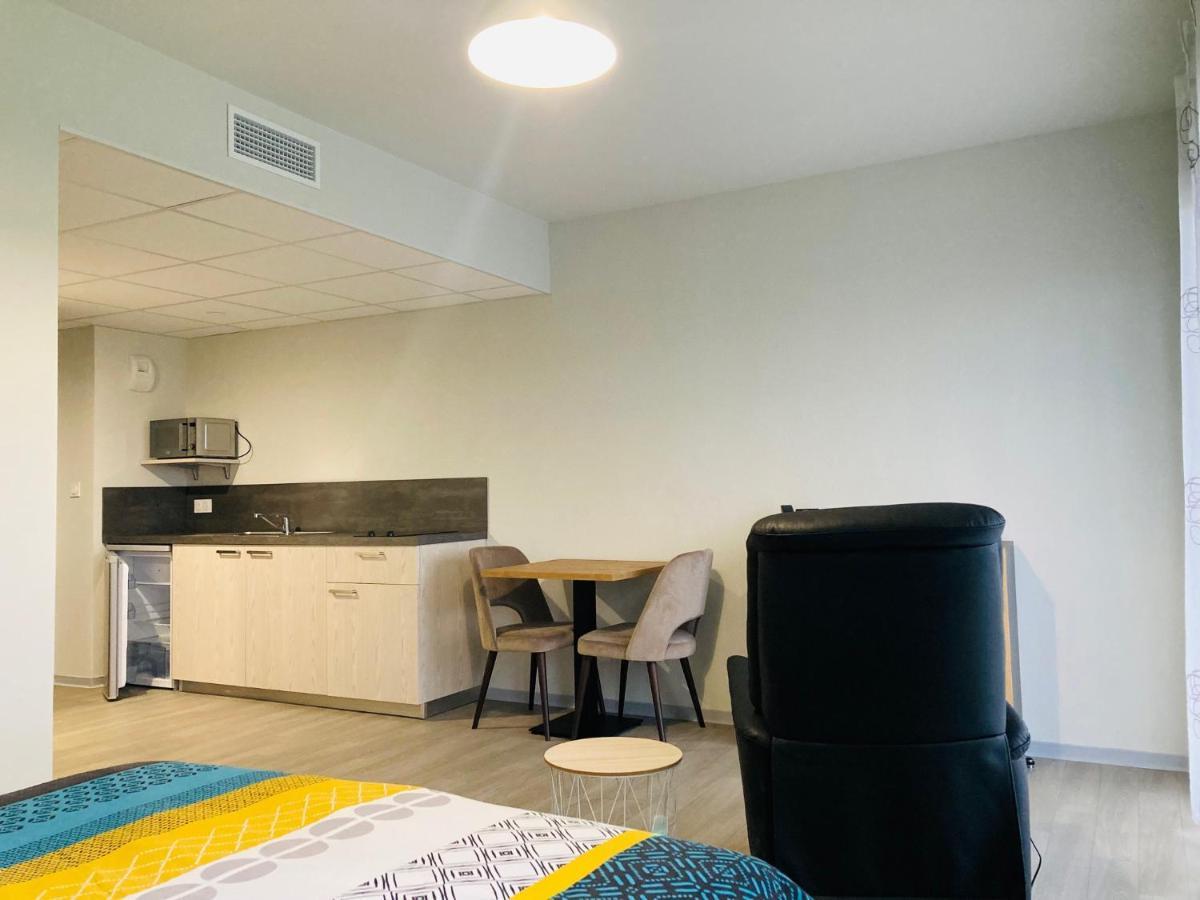Residence Services Seniors 몽티냑 외부 사진